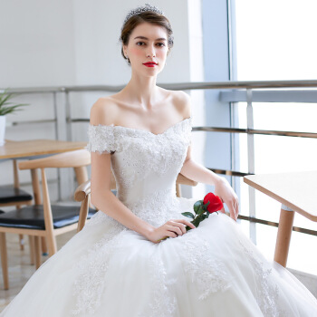 2019新型字肩ウェディングベールドレン新婦の結婚ドレス白紗シリムが外出することになりました。